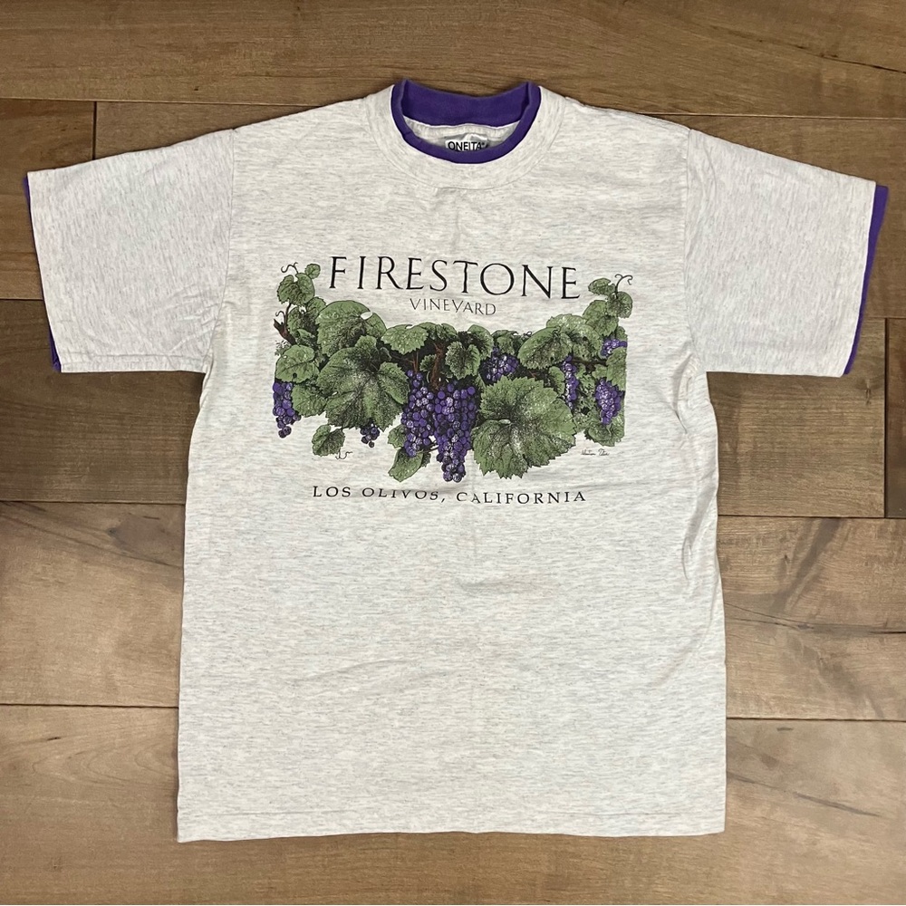 Vintage 90’s Firestone Vineyard Short Sleeve T Shirt Grapes Size Small (Tag M)